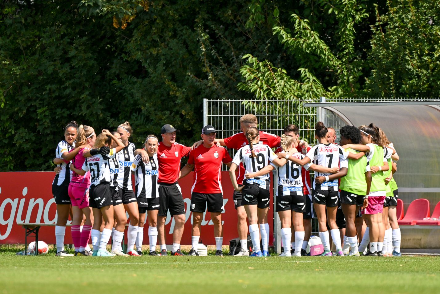 einschwoeren lask frauen 18 08 24 harry dostal pumann