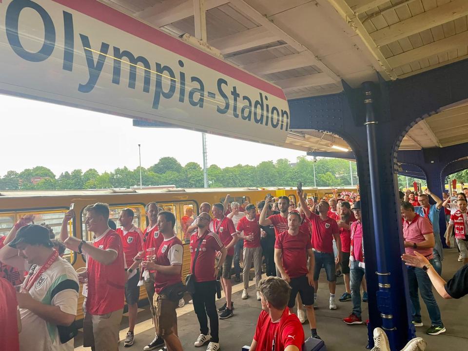 bahnhof olympiastadion berlin 21 06 2024 biereder