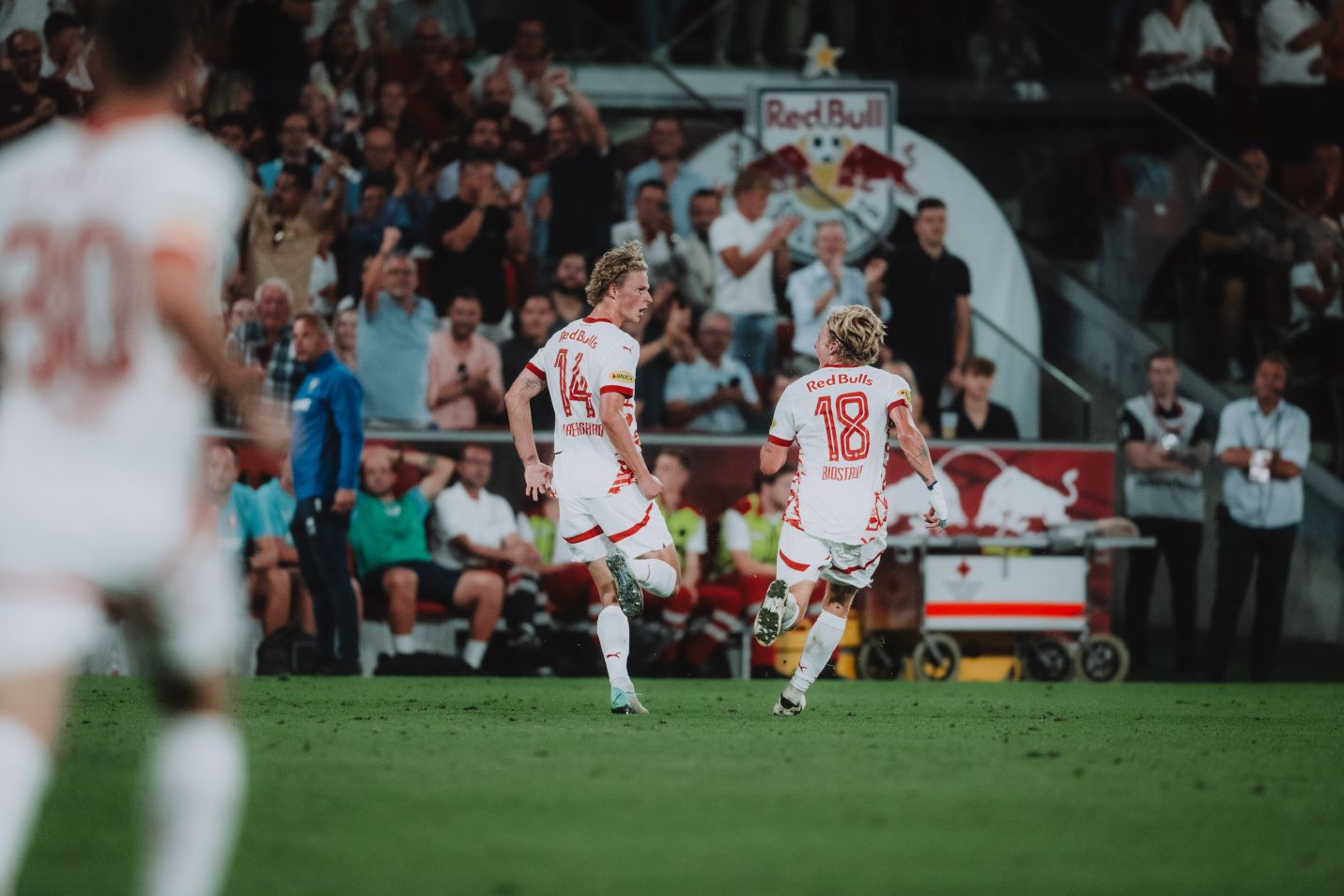 torjubel kjaergaard und bidstrup fc salzburg vs twente 06 08 24 rbs getty pumann