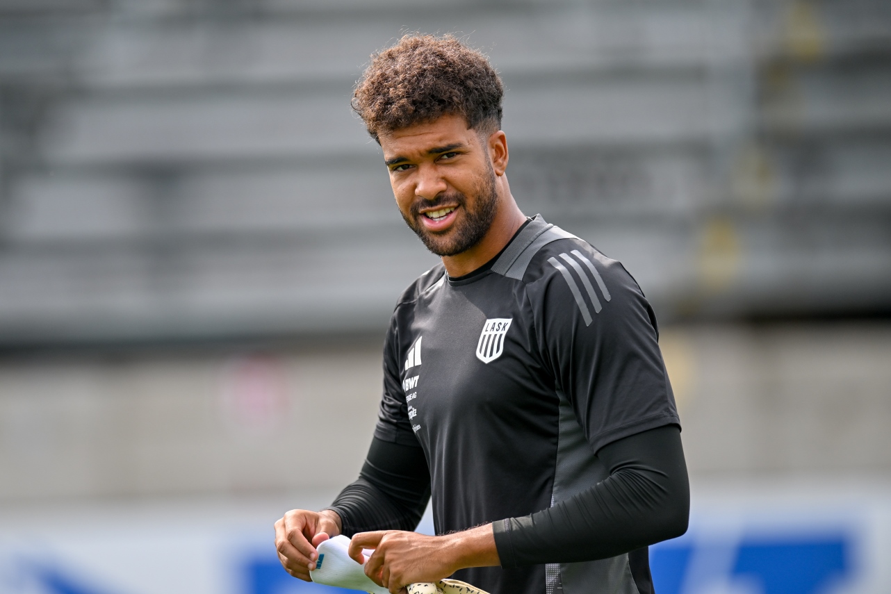 lawal tobias lask vor el play off spiel vs fcsb bukarest abschlusstraining 21 08 2024 dostal biereder