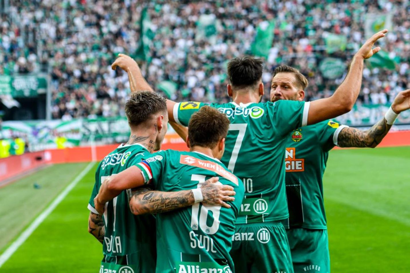 torjubel sk rapid vs sk sturm 04 08 24 josef parak pumann