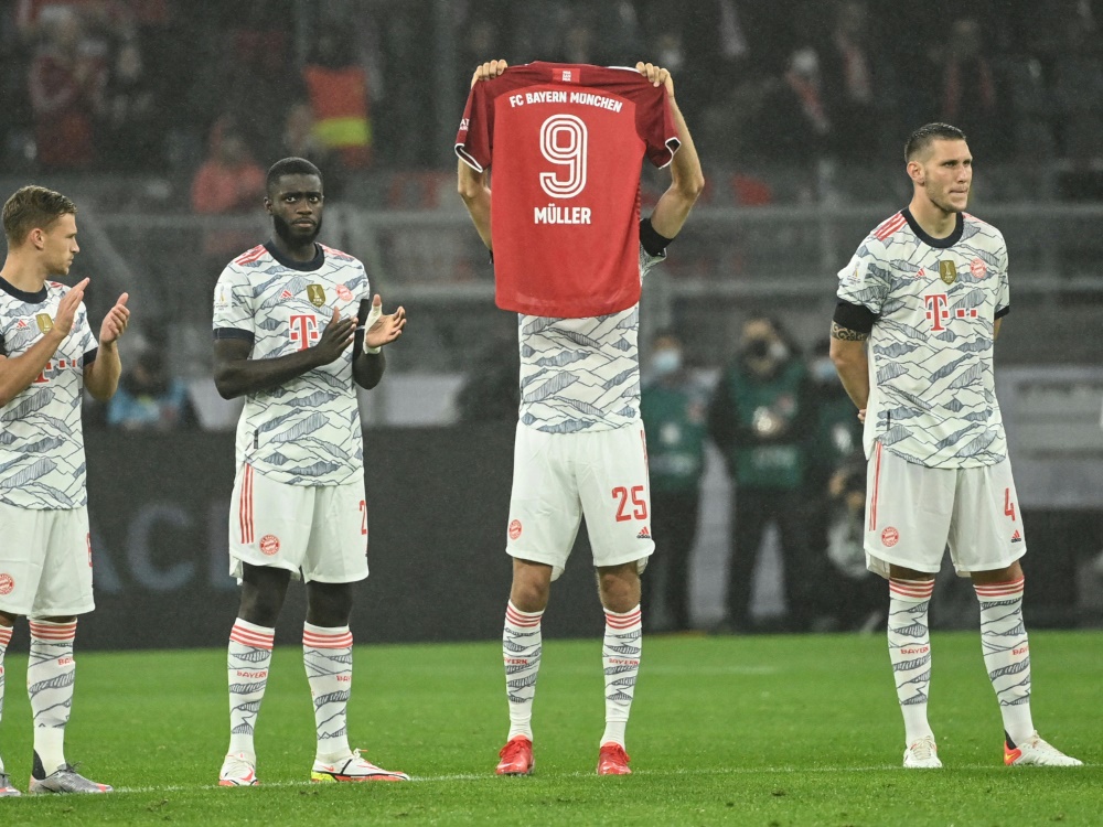 Auch vor dem Supercup wurde an Gerd Müller erinnert (Foto: SID)