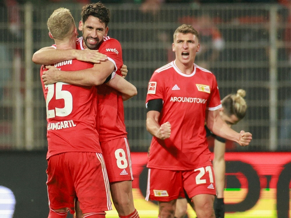 Khedira (m.) sieht Union Berlin nicht in Gefahr (Foto: SID)