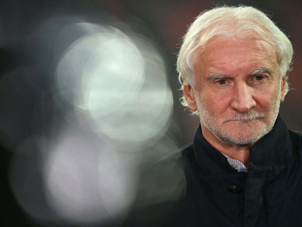 Rudi Völler will für die Zukunft nichts ausschließen (Foto: SID)