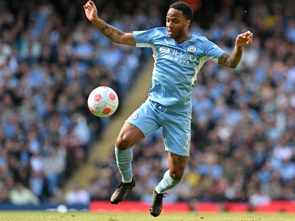 Sterling erhält bei Chelsea einen Vertrag bis 2027 (Foto: AFP/SID/PAUL ELLIS)