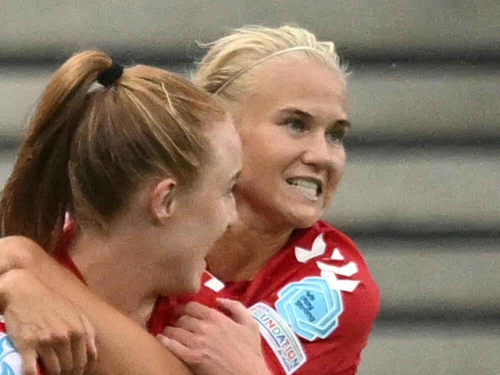 Dänemarks Kapitänin Pernille Harder wohlauf (Foto: AFP/SID/JUSTIN TALLIS)