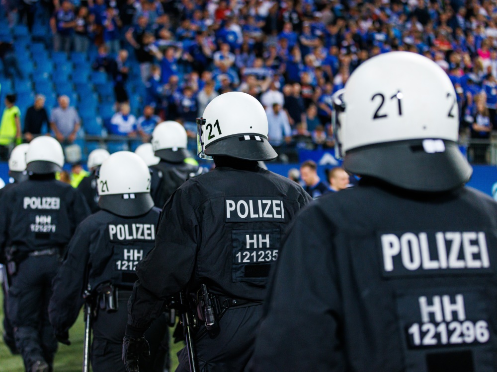 Hertha muss wegen Fehlverhaltens von Fans Strafe zahlen (Foto: FIRO/FIRO/SID)