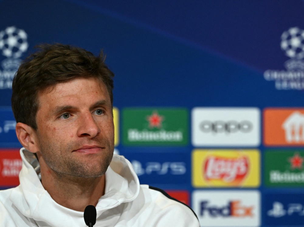 Müller vermisst abgewanderten Stürmerstar Lewandowski (Foto: AFP/SID/CHRISTOF STACHE)