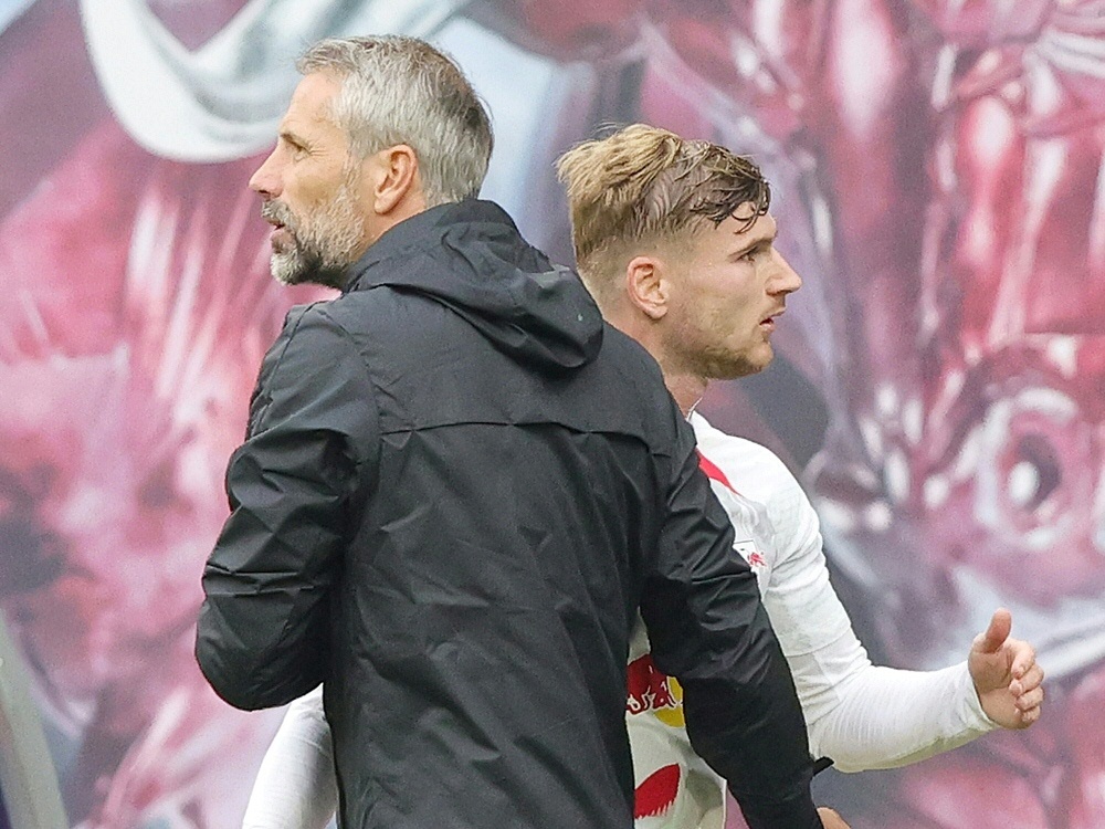 Leipzigs Trainer Marco Rose und Stürmer Timo Werner (Foto: FIRO/FIRO/SID)