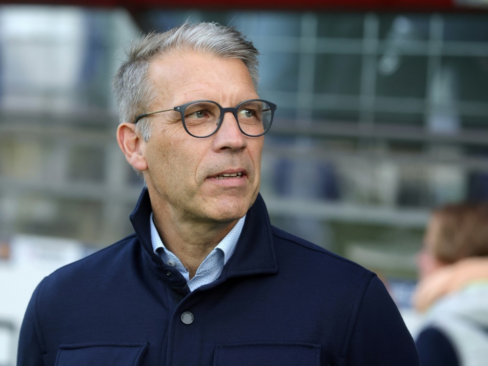 Peter Knäbel spricht über neuen Cheftrainer der Schalker (Foto: FIRO/FIRO/SID)