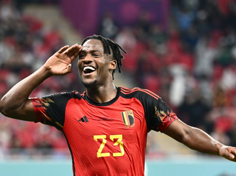 Michy Batshuayi erzielt den Siegtreffer für Belgien (Foto: AFP/SID/JEWEL SAMAD)