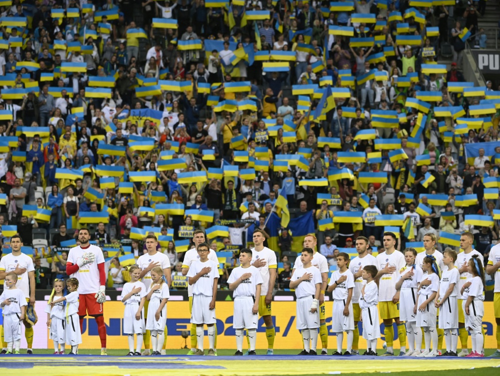 Das ukrainische Team in Mönchengladbach (Foto: AFP/SID/INA FASSBENDER)