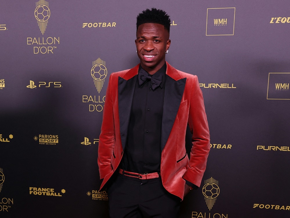 Verlängert bei Real Madrid: Vinicius Junior (Foto: AFP/SID/FRANCK FIFE)