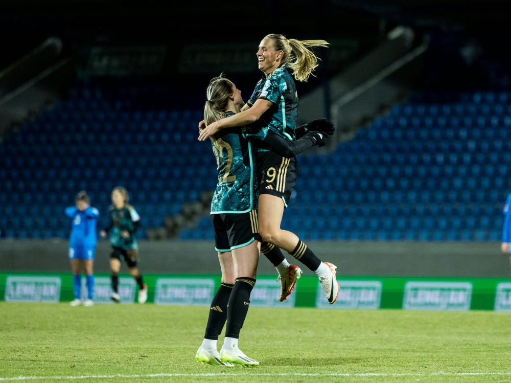 Die DFB-Frauen jubeln nach Arbeitssieg auf Island (Foto: IMAGO/BEAUTIFUL SPORTS/Wunderl/IMAGO/BEAUTIFUL SPORTS/Wunderl/IMAGO/BEAUTIFUL SPORTS/Wunderl/IMAGO/BEAUTIFUL SPORTS/Wunderl)