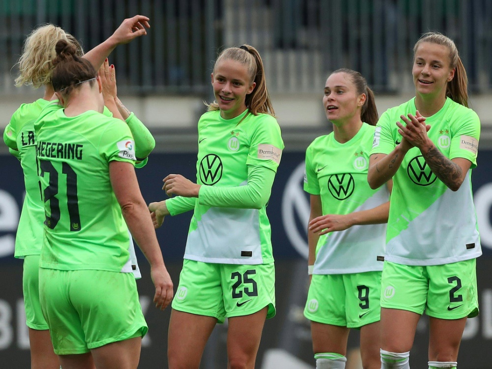 Torjubel bei den Frauen des VfL Wolfsburg. (Foto: www.imago-images.de/www.imago-images.de/SID/IMAGO/Darius Simka)