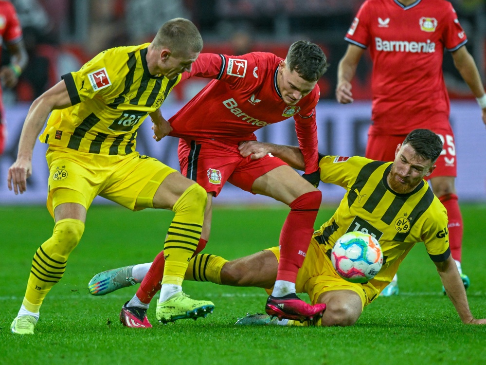 Das letzte Duell in Leverkusen gewann der BVB (Foto: AFP/SID/SASCHA SCHUERMANN)