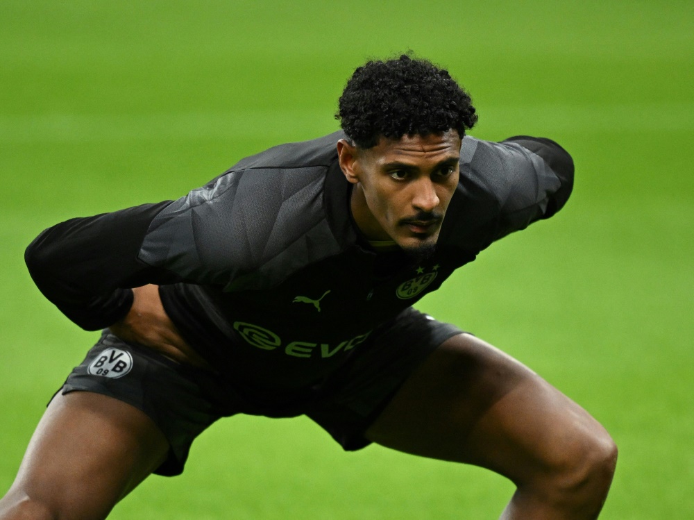 Sebastien Haller muss verletzt passen (Foto: AFP/SID/OLI SCARFF)