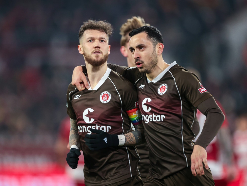 Marcel Hartel (l.) schießt St. Pauli zum Sieg (Foto: Imago/Dennis Ewert/Imago/Dennis Ewert/SID/IMAGO/Dennis Ewert/RHR-FOTO)