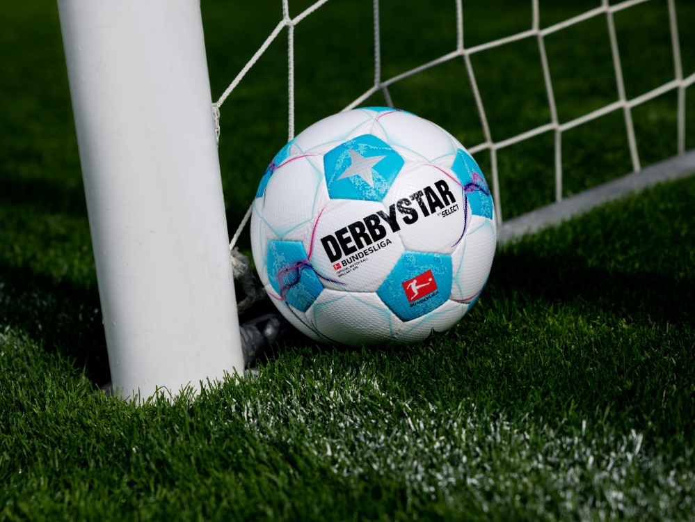Der Spielball zur kommenden Saison (Foto: DERBYSTAR/DERBYSTAR/DERBYSTAR)