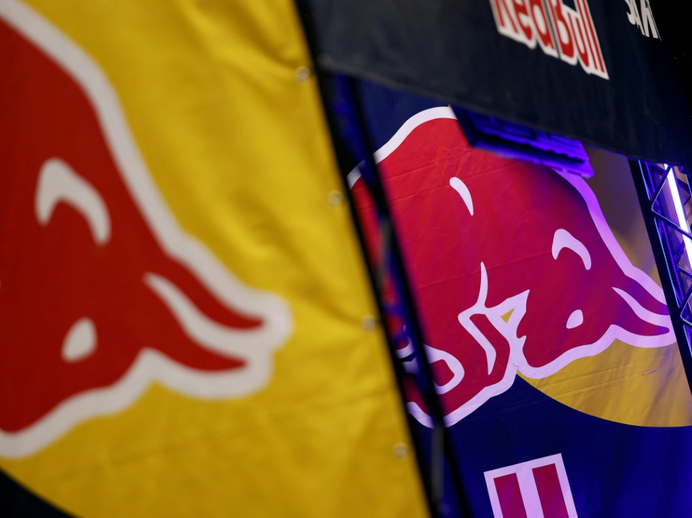 Red Bull wird Partner von Leeds United (Foto: IMAGO/Christoph Hardt/IMAGO/Christoph Hardt/SID/IMAGO/Christoph Hardt)