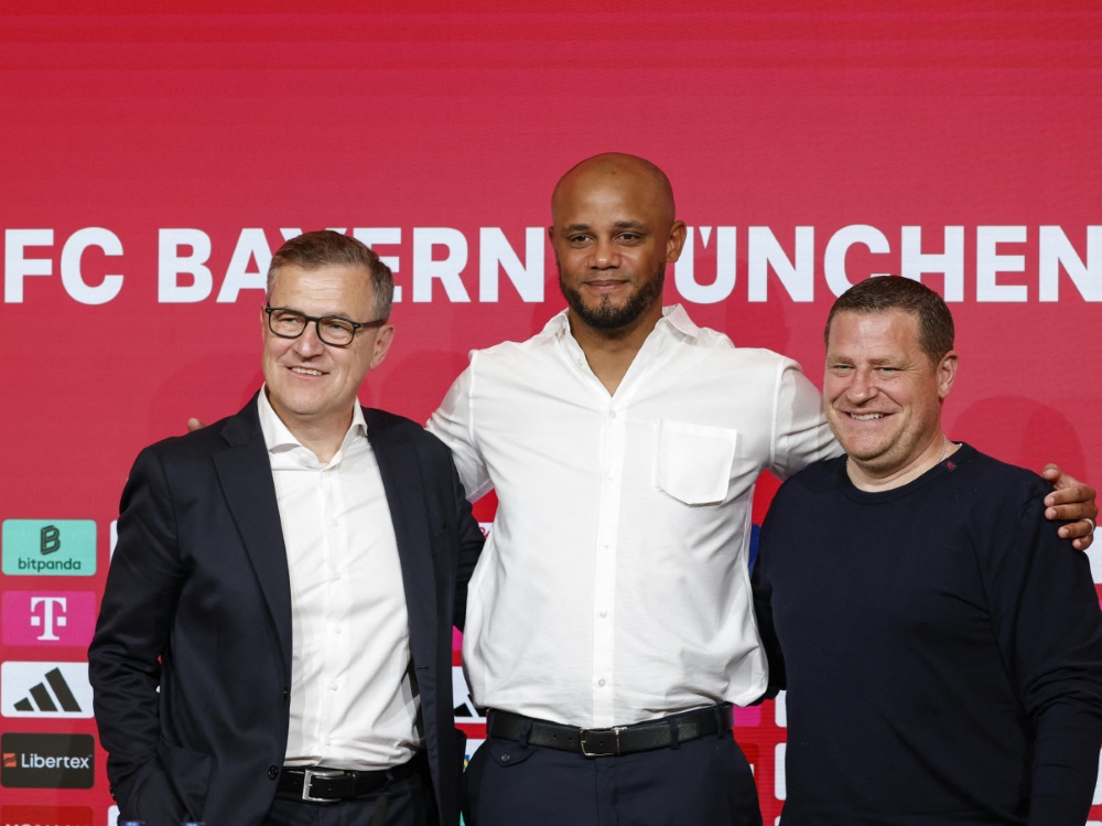 Fordert Zusammenhalt: Max Eberl (r.) (Foto: AFP/SID/MICHAELA STACHE)