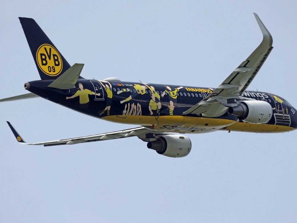 Der BVB-Tross war mit dem Sonderflieger EW1909 unterwegs (Foto: IMAGO/Gottfried Czepluch/IMAGO/Gottfried Czepluch/SID/IMAGO/Gottfried Czepluch)