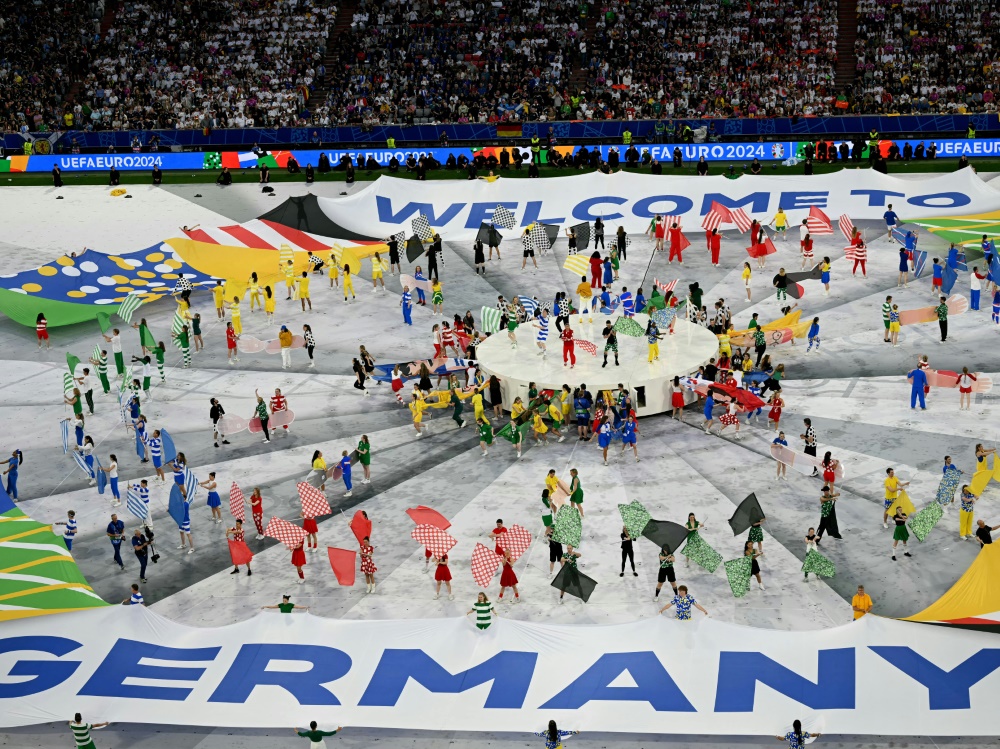 Die EM ist eröffnet (Foto: AFP/SID/THOMAS KIENZLE)