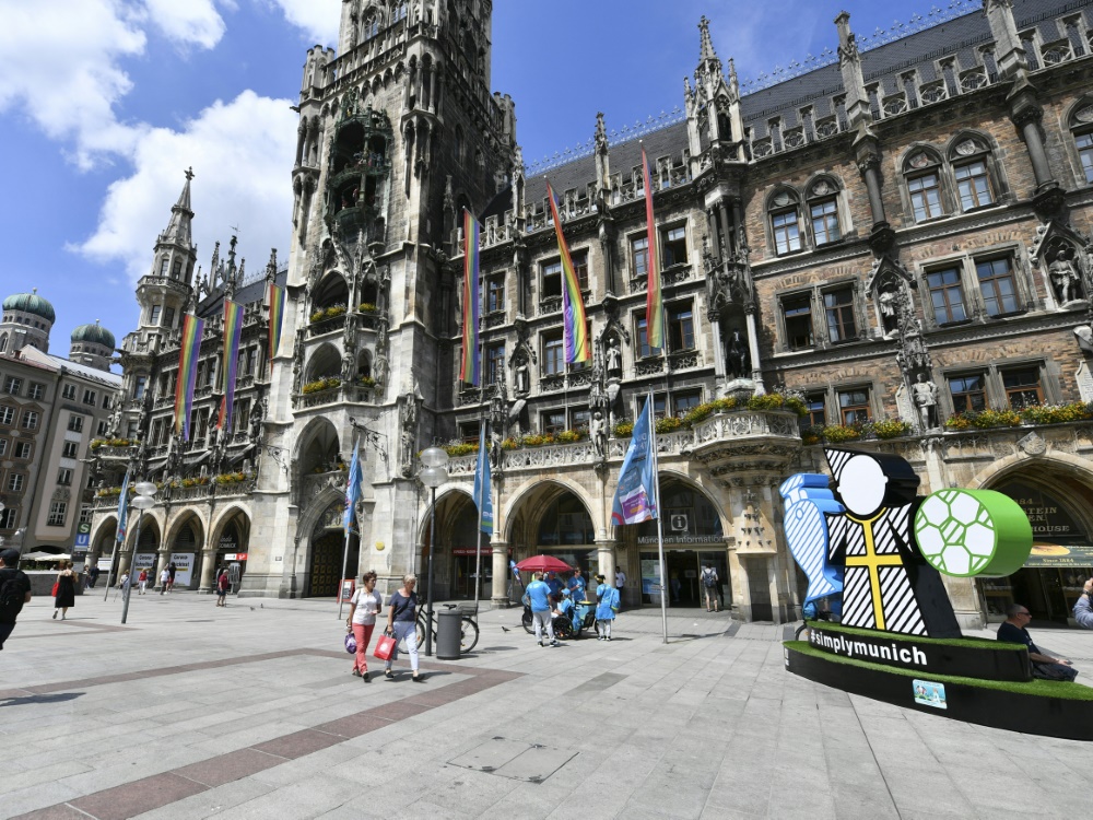 Ferguson wird am Donnerstag am Marienplatz erwartet (Foto: AFP/SID)