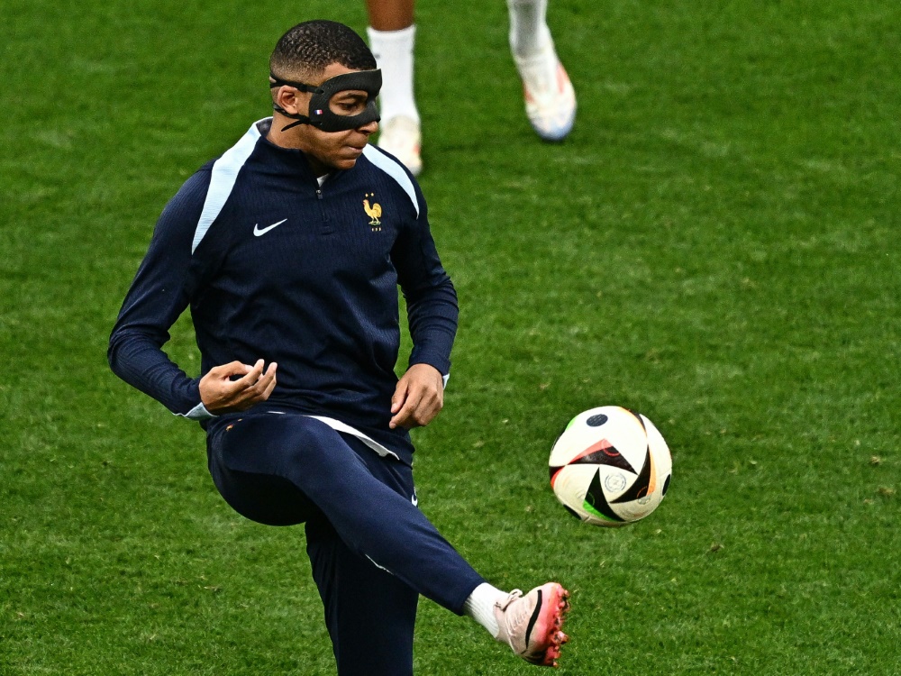 Muss mit Maske spielen: Kylian Mbappe (Foto: AFP/SID/GABRIEL BOUYS)