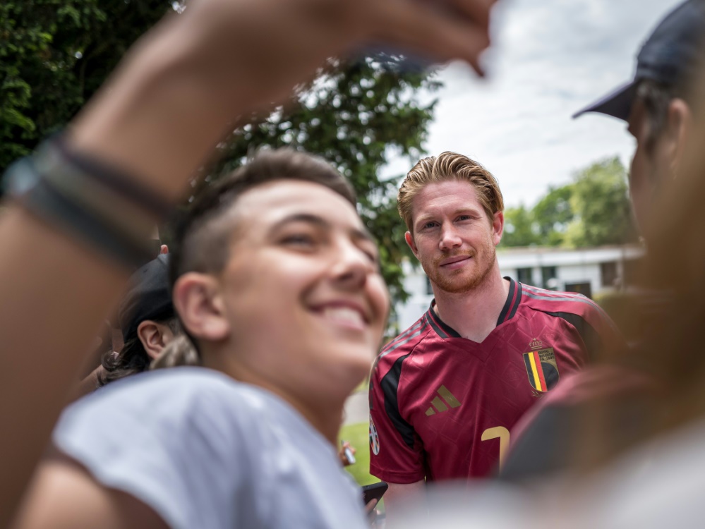 De Bruyne will nochmal angreifen (Foto: AFP/SID/FABRICE COFFRINI)