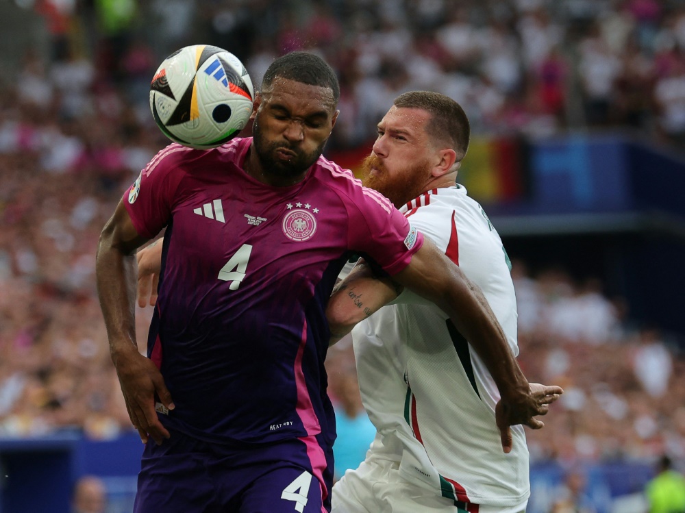 Robust im Zweikampf: Jonathan Tah (Foto: AFP/SID/LLUIS GENE)