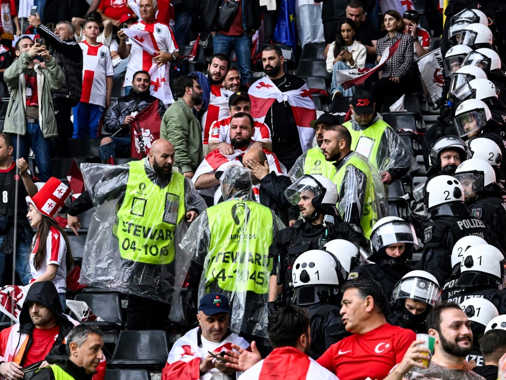 In Dortmund kam es zu Auseinandersetzungen (Foto: AFP/SID/INA FASSBENDER)