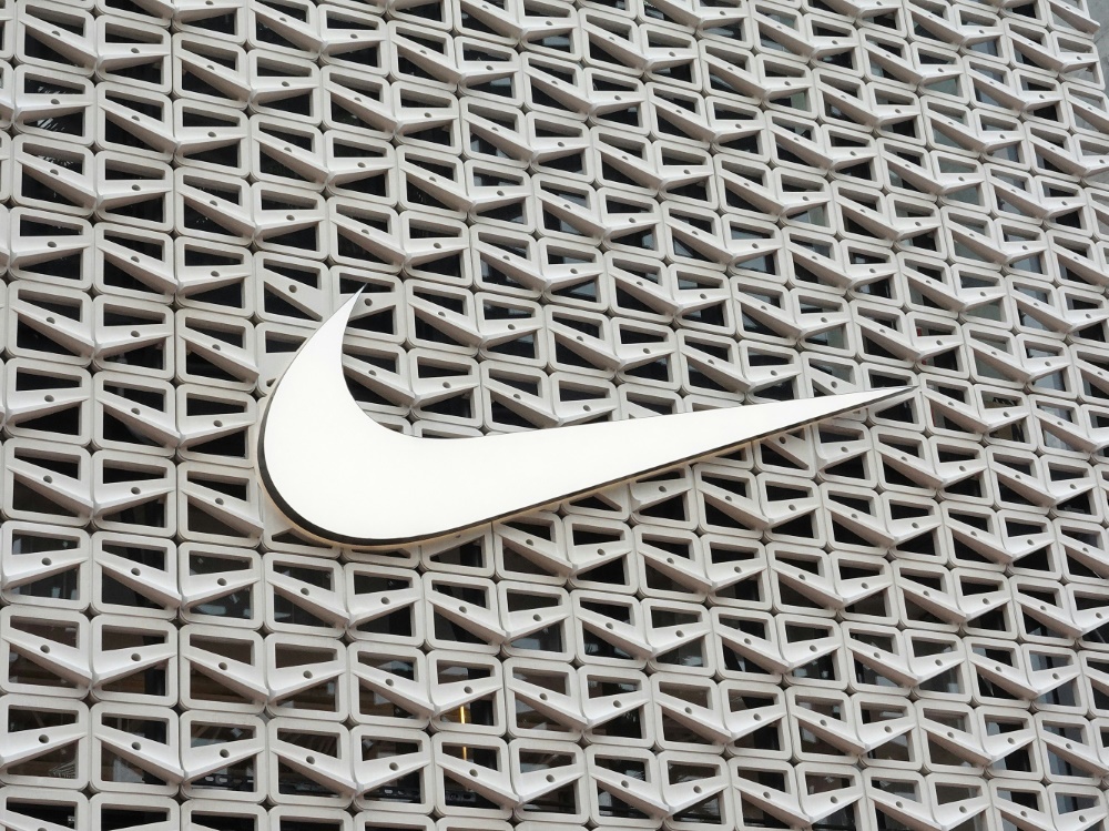 Nike sagt weiteren Umsatzrückgang vorher (Foto: AFP/GETTY IMAGES /SID/JOE RAEDLE)
