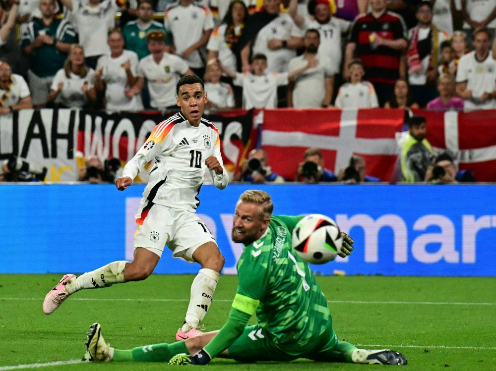 Jamal Musiala bei seinem Tor zum 2:0 (Foto: AFP/SID/TOBIAS SCHWARZ)