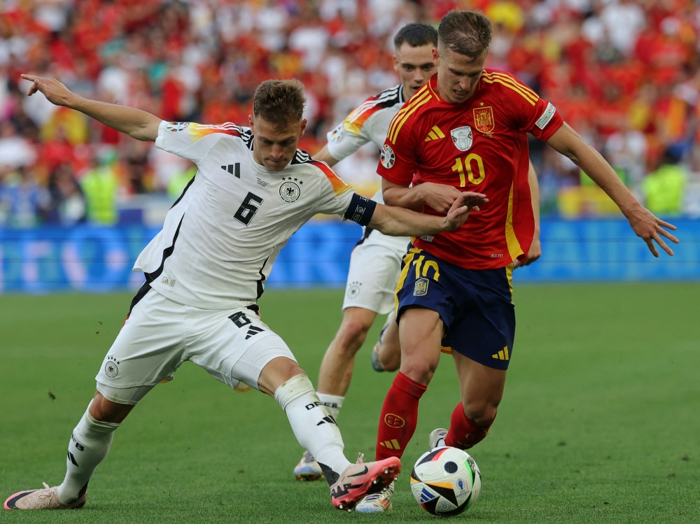 Torschütze Dani Olmo (r.) (Foto: AFP/SID/LLUIS GENE)