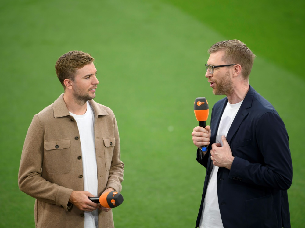 Per Mertesacker (re.) mit Christoph Kramer (Foto: www.imago-images.de/www.imago-images.de/SID/IMAGO/Anke Waelischmiller/SVEN SIMON)