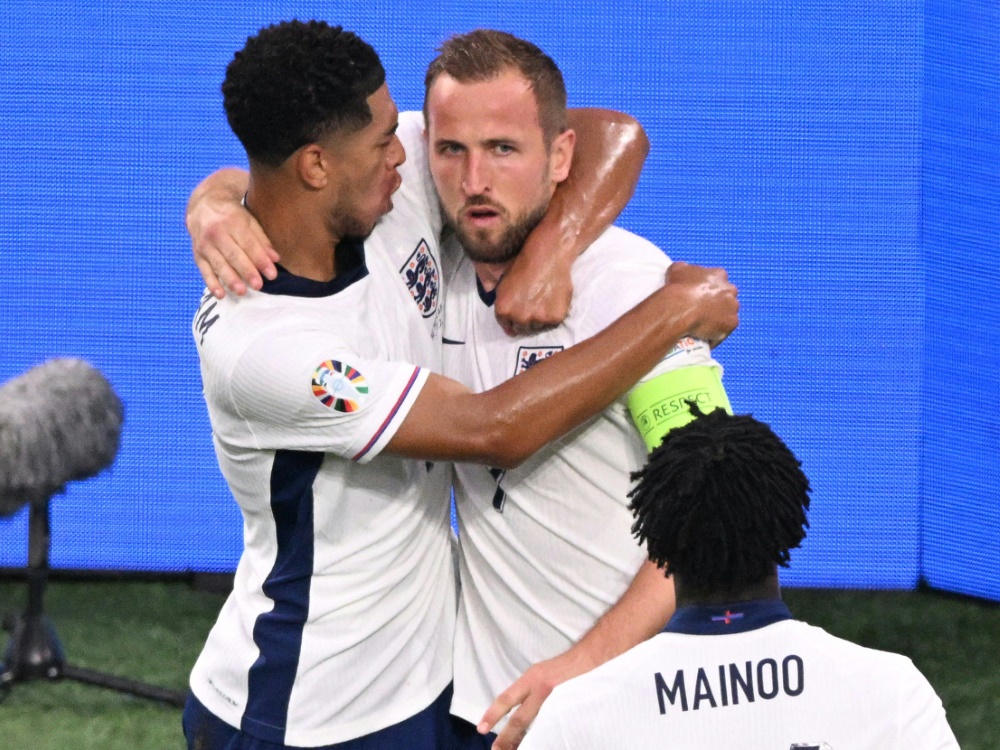 Harry Kane (r.) und Jude Bellingham (Foto: AFP/SID/KIRILL KUDRYAVTSEV)