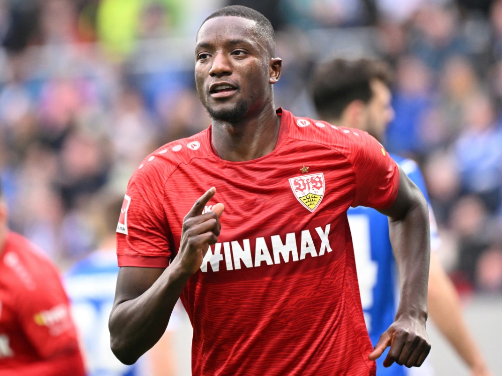 Serhou Guirassy richtet sich an die VfB-Fans (Foto: AFP/SID/KIRILL KUDRYAVTSEV)