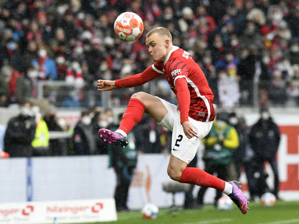 Hugo Siquet verlässt den SC (Foto: AFP/SID/THOMAS KIENZLE)