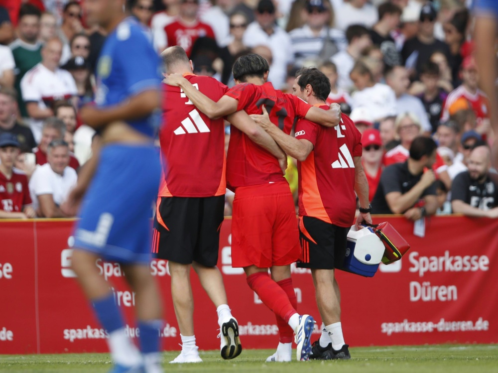 Hiroki Ito wurde verletzt ausgewechselt (Foto: IMAGO / ANP/IMAGO / ANP/SID/IMAGO/1.FC Duren v FC Bayern Munchen)