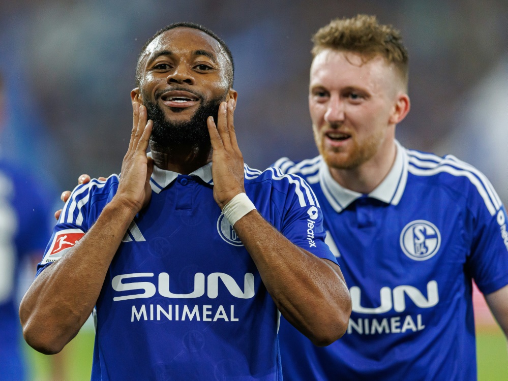 Moussa Sylla (l.) bejubelt seinen ersten Treffer (Foto: FIRO/FIRO/SID)