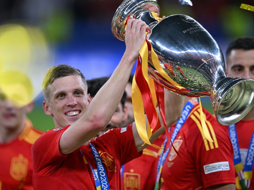 Dani Olmo holte in Deutschland den EM-Titel (Foto: AFP/SID/KIRILL KUDRYAVTSEV)