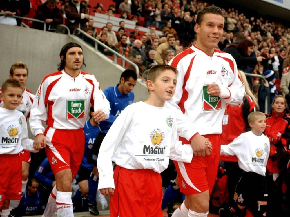 Podolski feierte sein Bundesligadebüt im Jahr 2003 (Foto: IMAGO/IMAGO/SID)