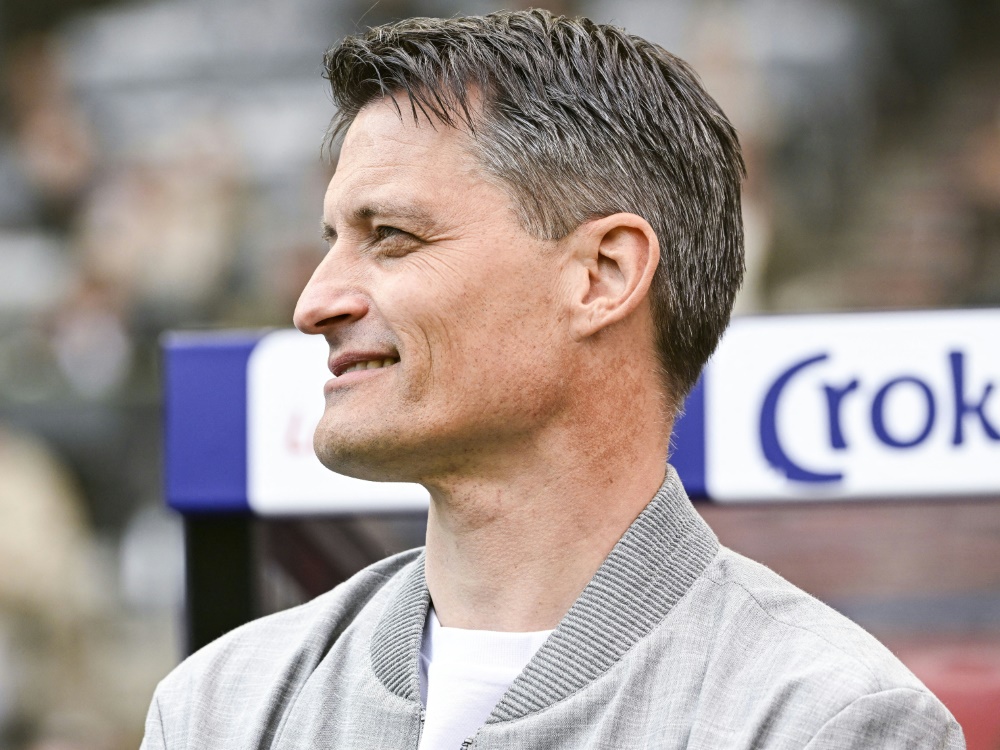 Zufrieden: St. Paulis Trainer Alexander Blessin (Foto: Belga/Belga/SID/TOM GOYVAERTS)