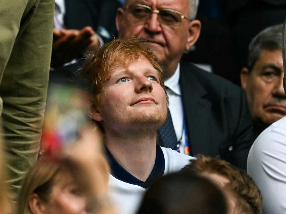 Fußballfan - und Investor: Ed Sheeran (Foto: AFP/SID/PATRICIA DE MELO MOREIRA)