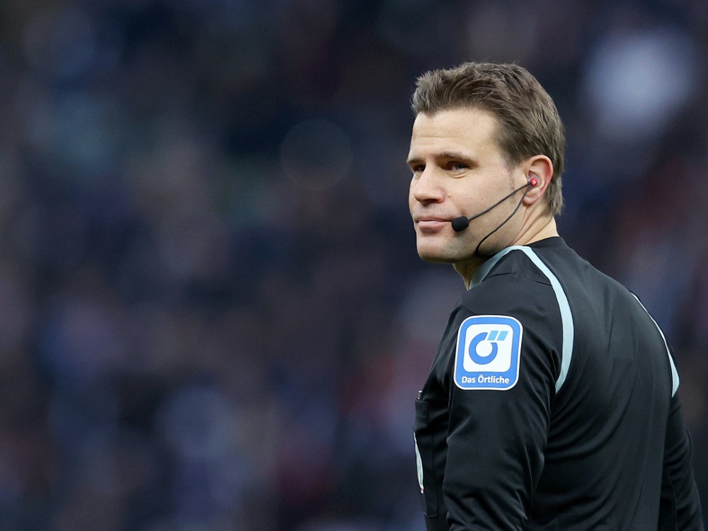 Rekord vor Augen: Felix Brych (Foto: AFP/SID/RONNY HARTMANN)