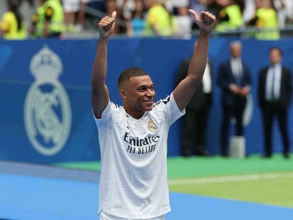 Mbappe soll in Madrid die nächste Ära einläuten (Foto: AFP/SID/PIERRE-PHILIPPE MARCOU)