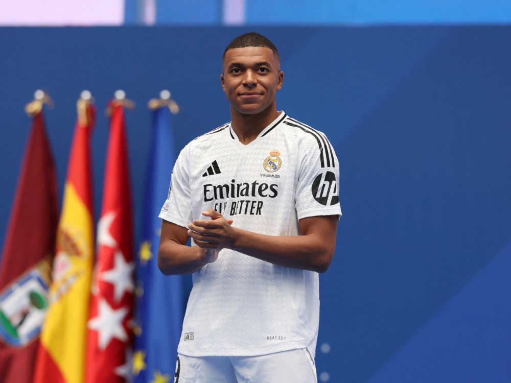 Große Erwartungen: Kylian Mbappe im Real-Trikot (Foto: AFP/SID/PIERRE-PHILIPPE MARCOU)