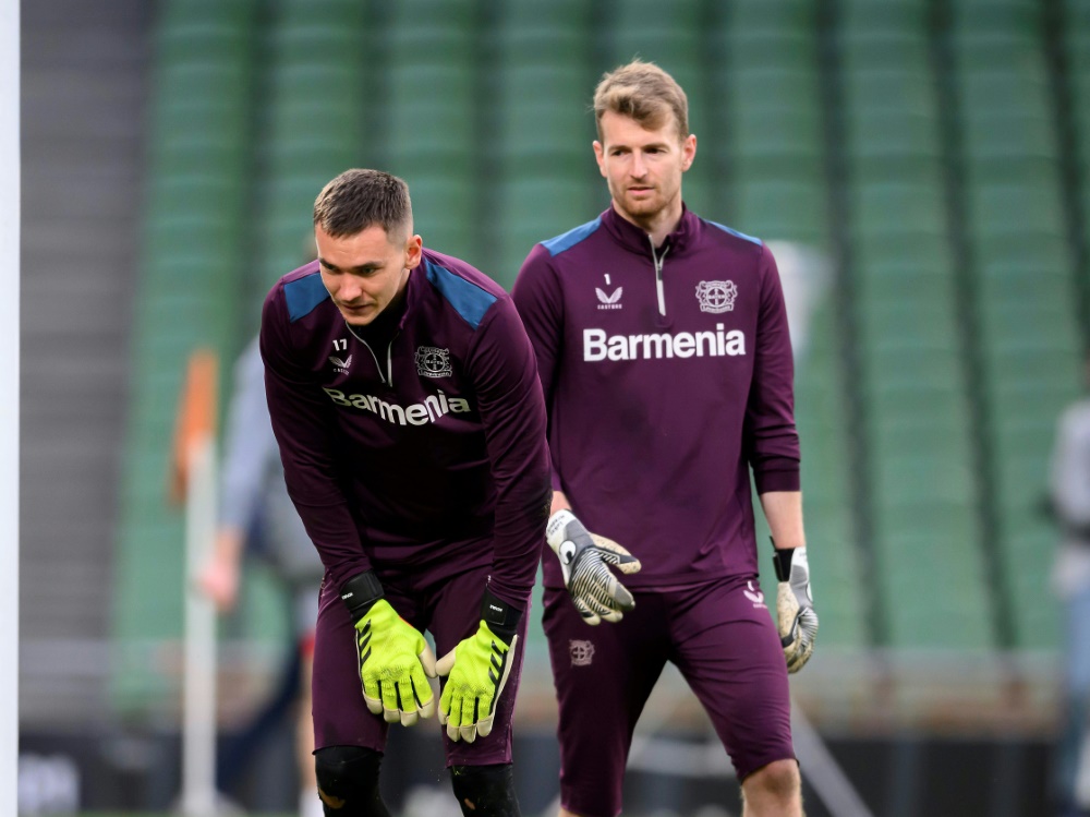 Kovar (l.) und Hradecky hoffen auf den Platz im Tor (Foto: IMAGO/Sven Simon/IMAGO/Sven Simon/SID/IMAGO/Anke Waelischmiller/Sven Simon)