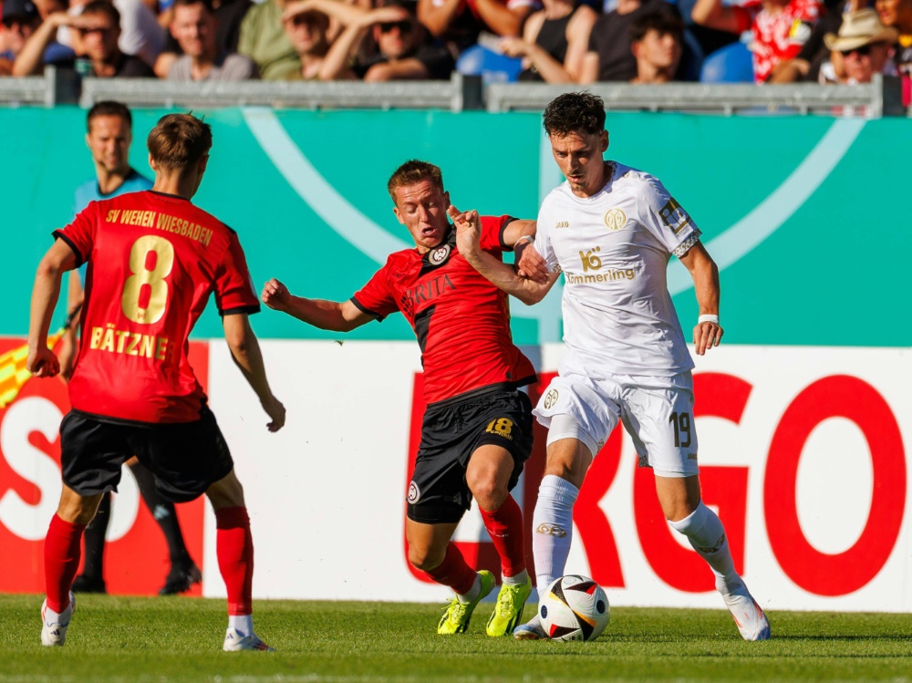 Nachbarschaftsduell im Pokal: Wiesbaden gegen Mainz (Foto: IMAGO/BEAUTIFUL SPORTS/Hahne/IMAGO/BEAUTIFUL SPORTS/Hahne/SID/IMAGO/BEAUTIFUL SPORTS/Hahne)